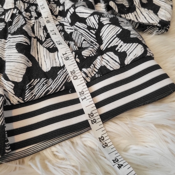 ❤️Host Pick❤️ Anthropologie Numph Short Zip Bomber Jacket sz S - Great Condition - Picture 7 of 7